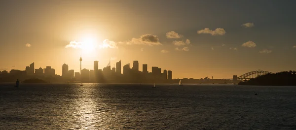 Sydney ciudad durante la puesta del sol — Foto de Stock
