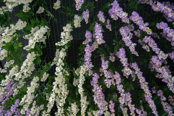 Decoração de flor de plástico — Fotografia de Stock