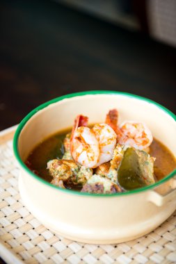 Tay geleneksel çanak prwan kırmadan ile