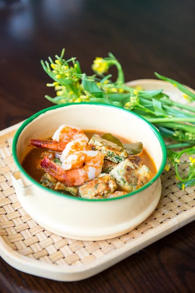 Thailändsk traditionell maträtt prwan med omlette — Stockfoto