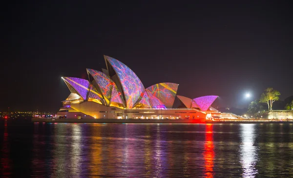 Sydney Opera House met verlichting — Stockfoto