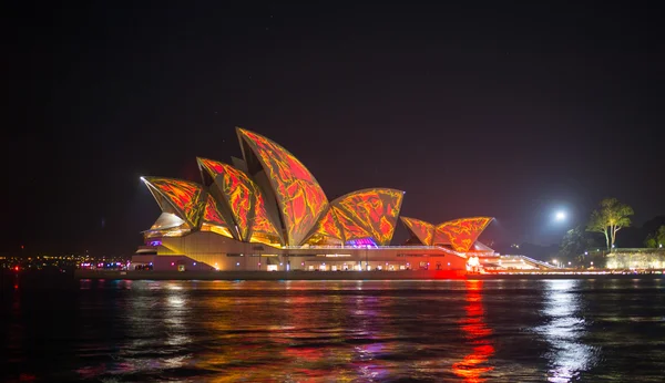 Sydney Opera House s osvětlením — Stock fotografie