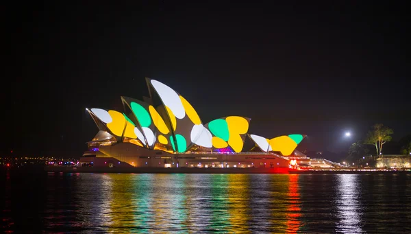 悉尼歌剧院与照明 — 图库照片