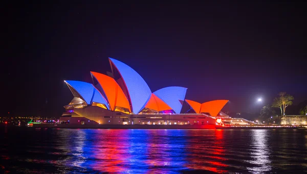 Sydney Opera House s osvětlením — Stock fotografie