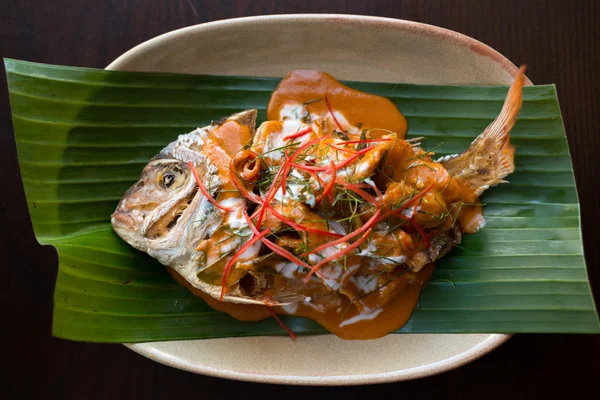 Choo chee balık. Tayland gıda