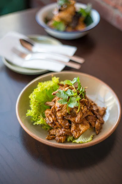 Stir fried chicken with garlic — Stock Photo, Image