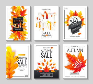 Beyaz arka planda akçaağaç yapraklı sonbahar indirimi afişleri. vektör illüstrasyonu