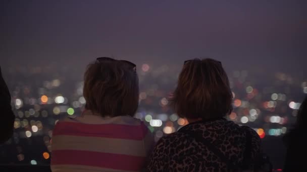 Two Woman Enjoying View Los Angeles City Lights Night Stretching — Stock Video