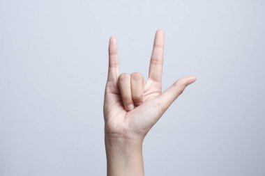 El, beyaz arka planda izole edilmiş. Elle yapılan hareketler                                