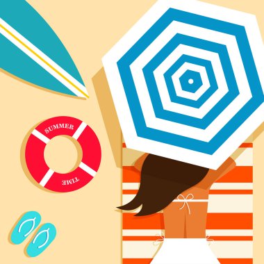 Kumsaldaki kız. Yaz vektör illüstrasyonu. Plaj şemsiyesi ve sörf tahtası olan beyaz mayolu güzel bir kadın. Plaj aksesuarları üst görünüm