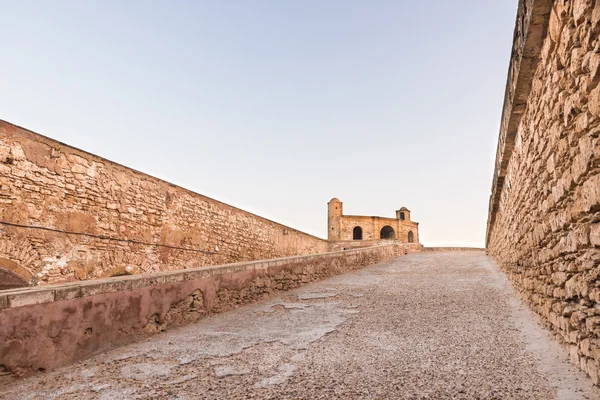 La pasarela en el fuerte de Skala de le Ville — Foto de Stock