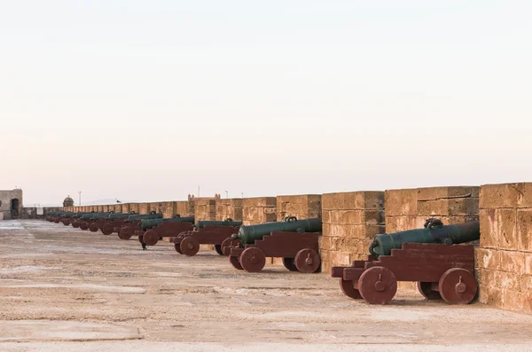 The cannons on the Skala de le Ville fort — Stock Photo, Image