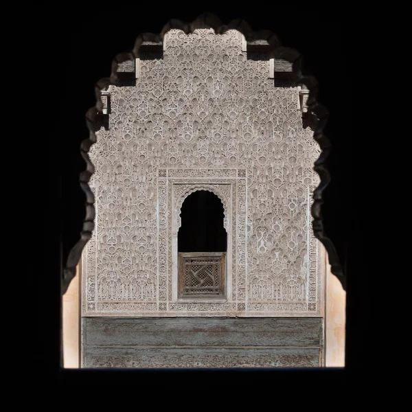 Das Marmorhandwerk des Bauens bei medersa ben youssef in marakesh — Stockfoto