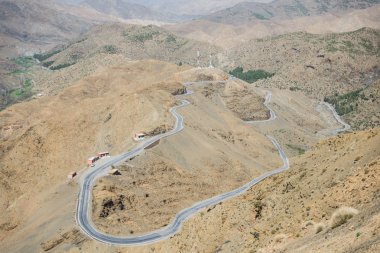 Evler ve dükkanlar Atlas yolda yakın: