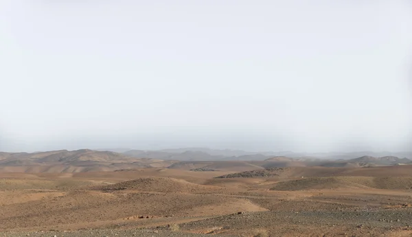 Las colinas secas en el camino de Fez a Gargantas Du Dades — Foto de Stock