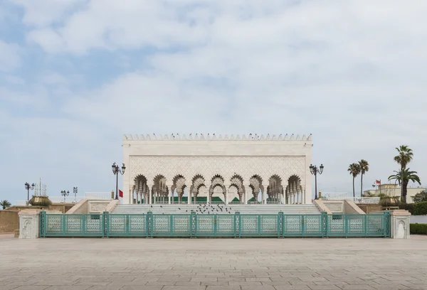 De buitenkant van het Mausoleum van Mohammed V in Rabat — Stockfoto