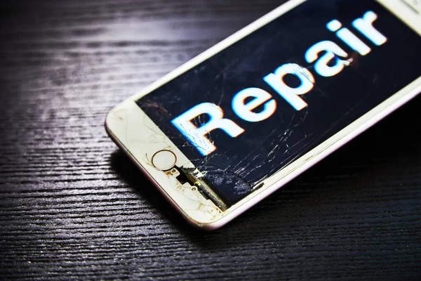 Beeld Van Smartphone Met Gebroken Scherm Het Woord Repair Erop — Stockfoto