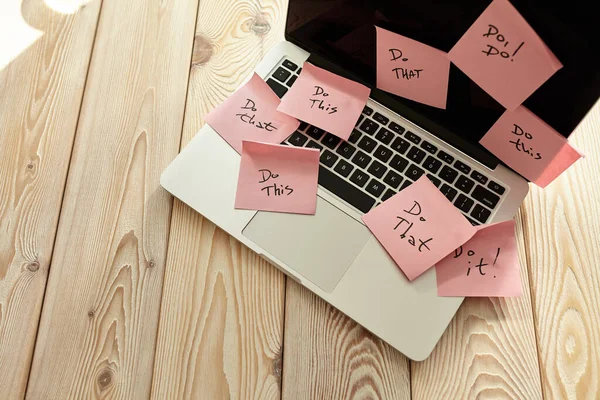 Image Laptop Full Sticky Notes Reminders Screen Work Overload Concept — Stock Photo, Image