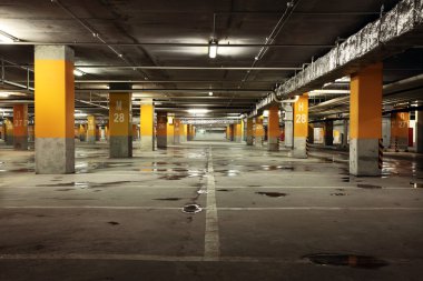Görüntü garaj yeraltı iç, karanlık endüstriyel bu park yeri