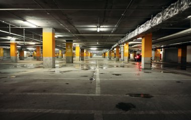 Görüntü garaj yeraltı iç, karanlık endüstriyel bu park yeri