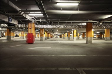 Görüntü garaj yeraltı iç, karanlık endüstriyel bu park yeri
