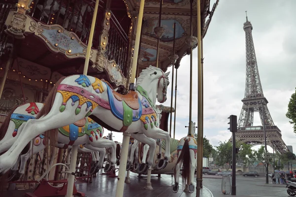 Image of vintage carousel near Eiffel tower in Paris, France — Stock Photo, Image