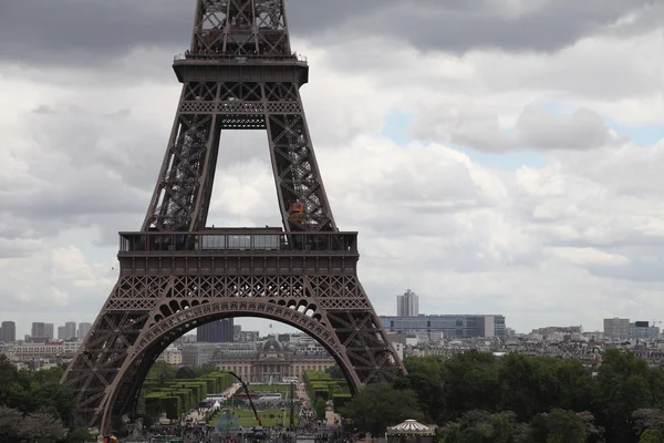 Imagen de cerca de la Torre Eiffel, París, Francia — Foto de Stock