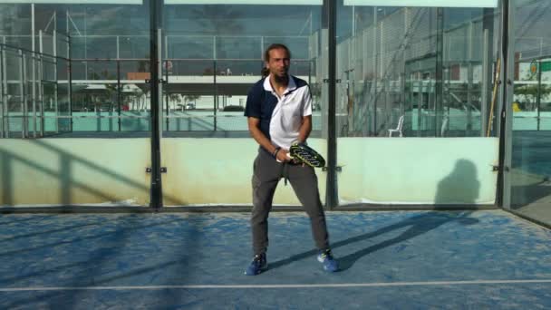 Spain December 2020 Portrait Paddle Tennis Man Playing Blue Court — Stock Video