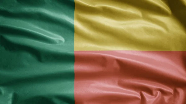 Beninese Flaga Macha Wietrze Zbliżenie Sztandar Benin Dmuchanie Miękki Gładki — Zdjęcie stockowe