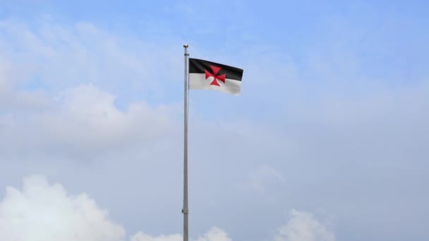 Knights Templars Flag Waving Wind Blue Sky Poor Fellow Soldiers — Stock Video