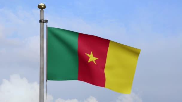 Kamerun Flagga Viftar Vinden Med Blå Himmel Och Moln Närbild — Stockvideo