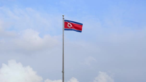 Noord Koreaanse Vlag Wapperend Wind Met Blauwe Lucht Wolken Korea — Stockvideo