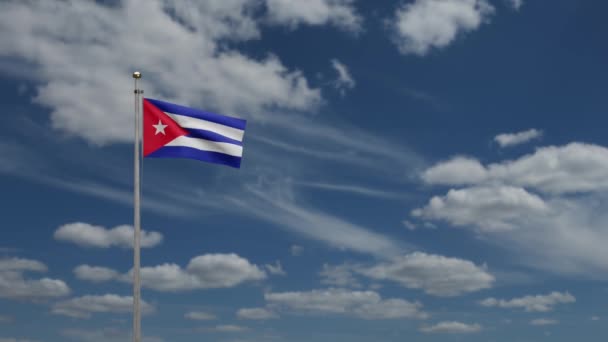 Kubai Zászló Lobogott Szélben Kék Égbolttal Felhőkkel Közelről Kubai Banner — Stock videók