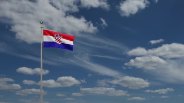 Хорватский Флаг Машущий Ветру Голубым Небом Облаками Хорватский Баннер Мягкий — стоковое видео