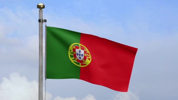Portugisisk Flagga Viftar Vinden Med Blå Himmel Och Moln Närbild — Stockvideo