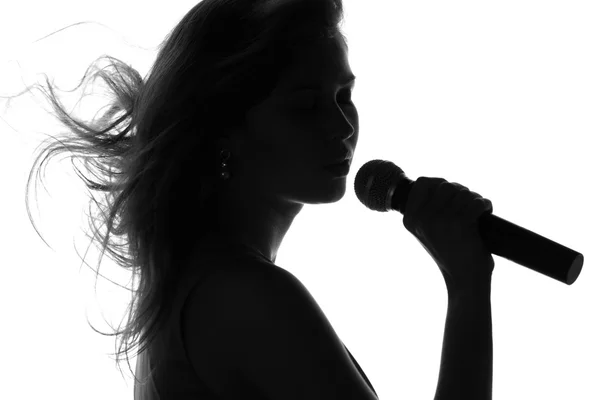 Portret van de zangeres op een geïsoleerde achtergrond — Stockfoto
