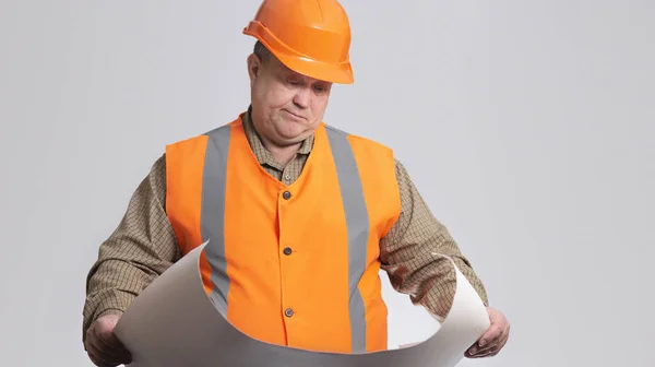 Engineer Hard Hat Looking Looks Confusion Expanded Paper Project Hands — Foto Stock