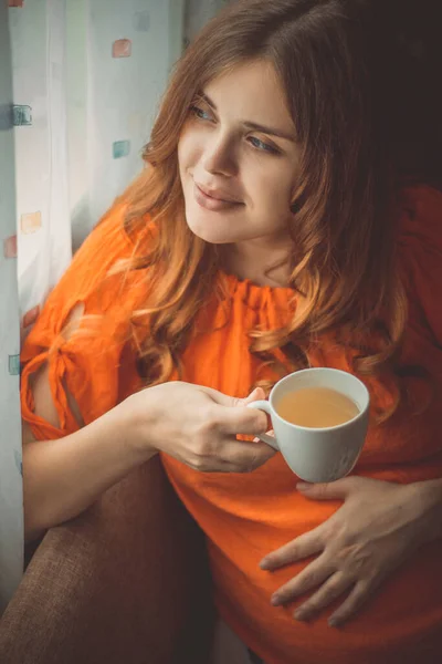 Beautiful Pregnant Young Red Haired Woman Sitting Kitchen Window Cup — Stock Photo, Image