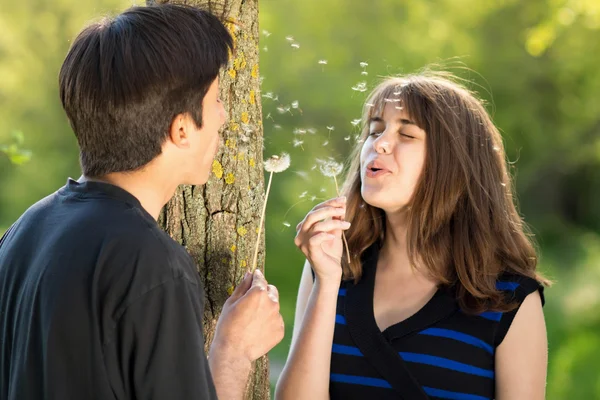 Boy and girl having fun on a date — Stock Photo, Image