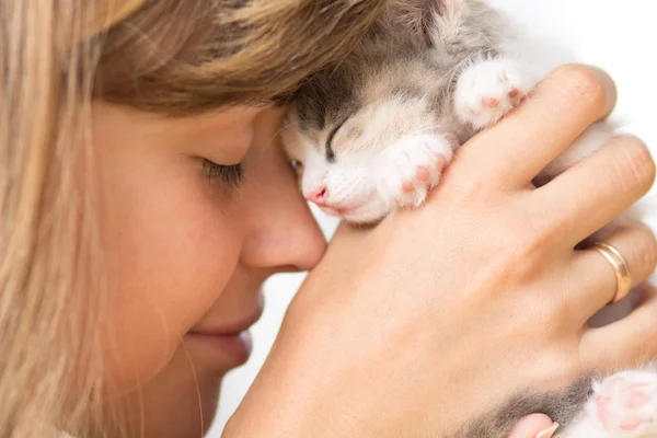 Girl with a small kitten — Stock Photo, Image