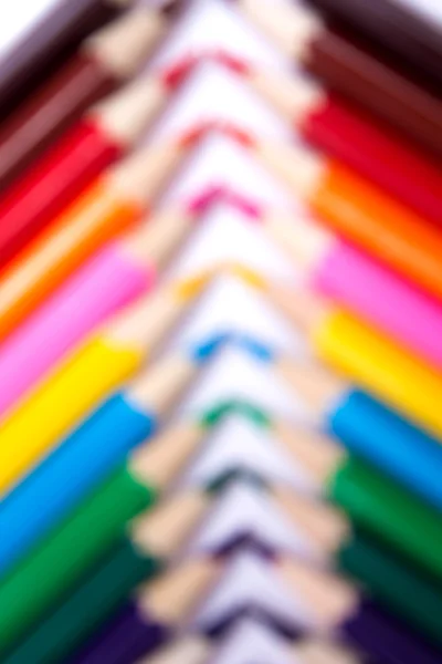 Crayons de couleur sur un fond isolé — Photo