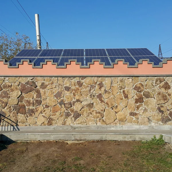 Des Panneaux Solaires Sont Installés Sur Les Bâtiments Lumière Soleil — Photo