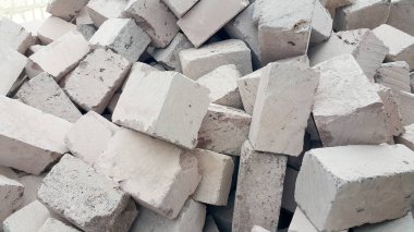 Tuff 'tan bloklar. Bina inşaatı için çok taş var..