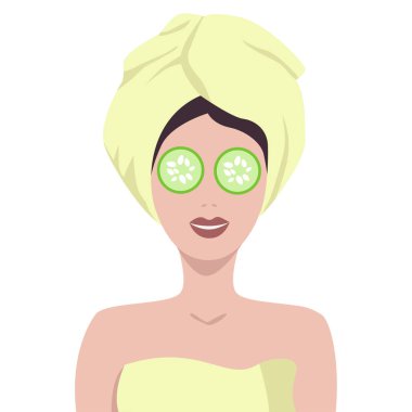 Kafasında havluyla gözlerinde salatalıkla bir kız.