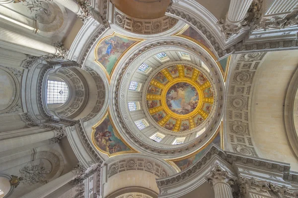 Bländande inre av Les Invalides — Stockfoto