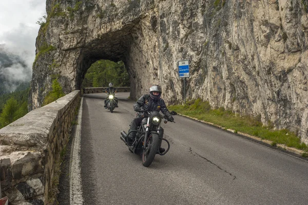 Auf den Straßen der Dolomiten — Stockfoto