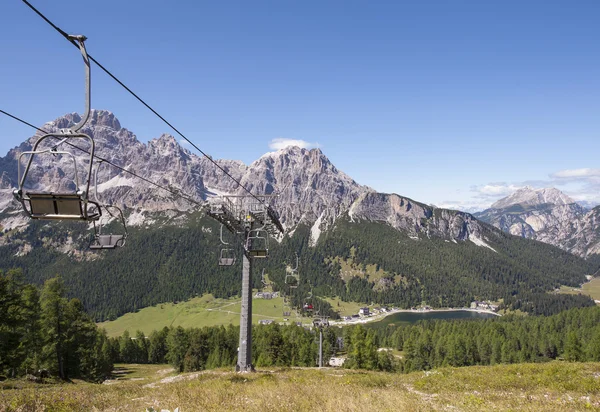 Linbanan i dolomit Alperna — Stockfoto