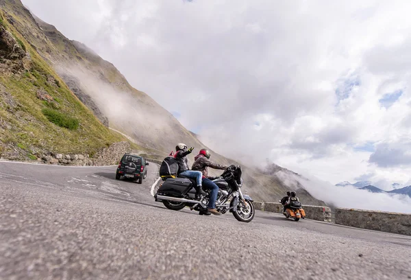 Aux courbes du col du Stelvio — Photo