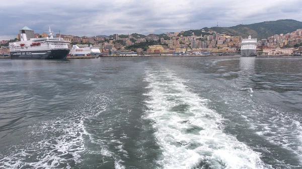 I hamnen i Genua — Stockfoto