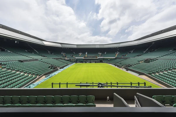 Visiting the central Wimbledon court — Stock Photo, Image